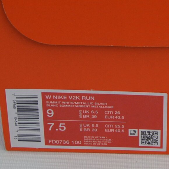 Nike V2K Run Women's Shoes with Reflective Accents Size W9/M7.5 (New) - Picture 14 of 14